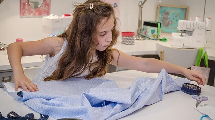 Miss Coccinelle - Jeune et Coquette (7-10 ans) - Atelier Couture enfant - découpe